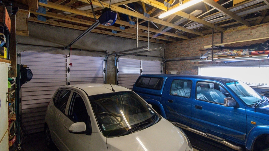 4 Bedroom Property for Sale in De Kelders Western Cape